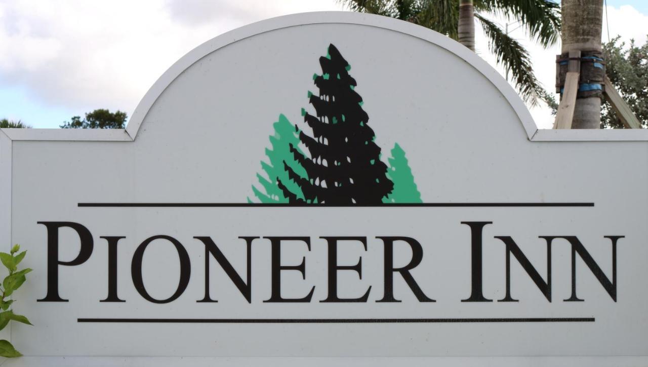Pioneer Inn 皇家棕榈滩 外观 照片